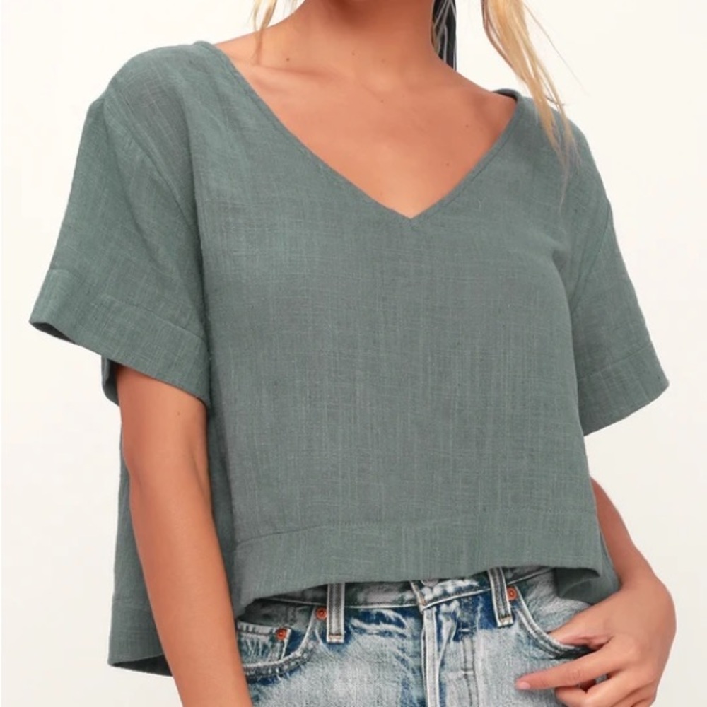 Lulu's Gray / Green Boxy Crop Blouse Short Sleeve